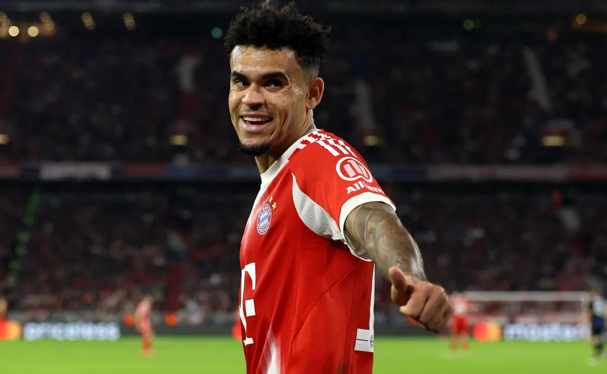 بمشاركة لويس دياز وهاري كين.. بايرن ميونخ يكشف عن قميصه الاحتياطي الكلاسيكي لموسم 2026-2027