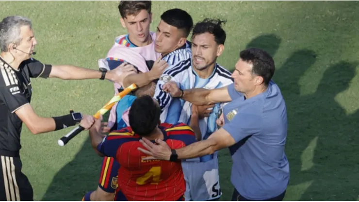 La agresión de Leandro Paredes a Eric García.