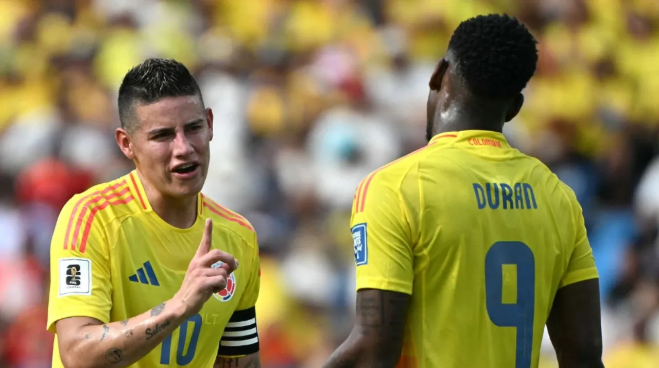 James Rodríguez y Jhon Durán. (Foto: Getty Images)