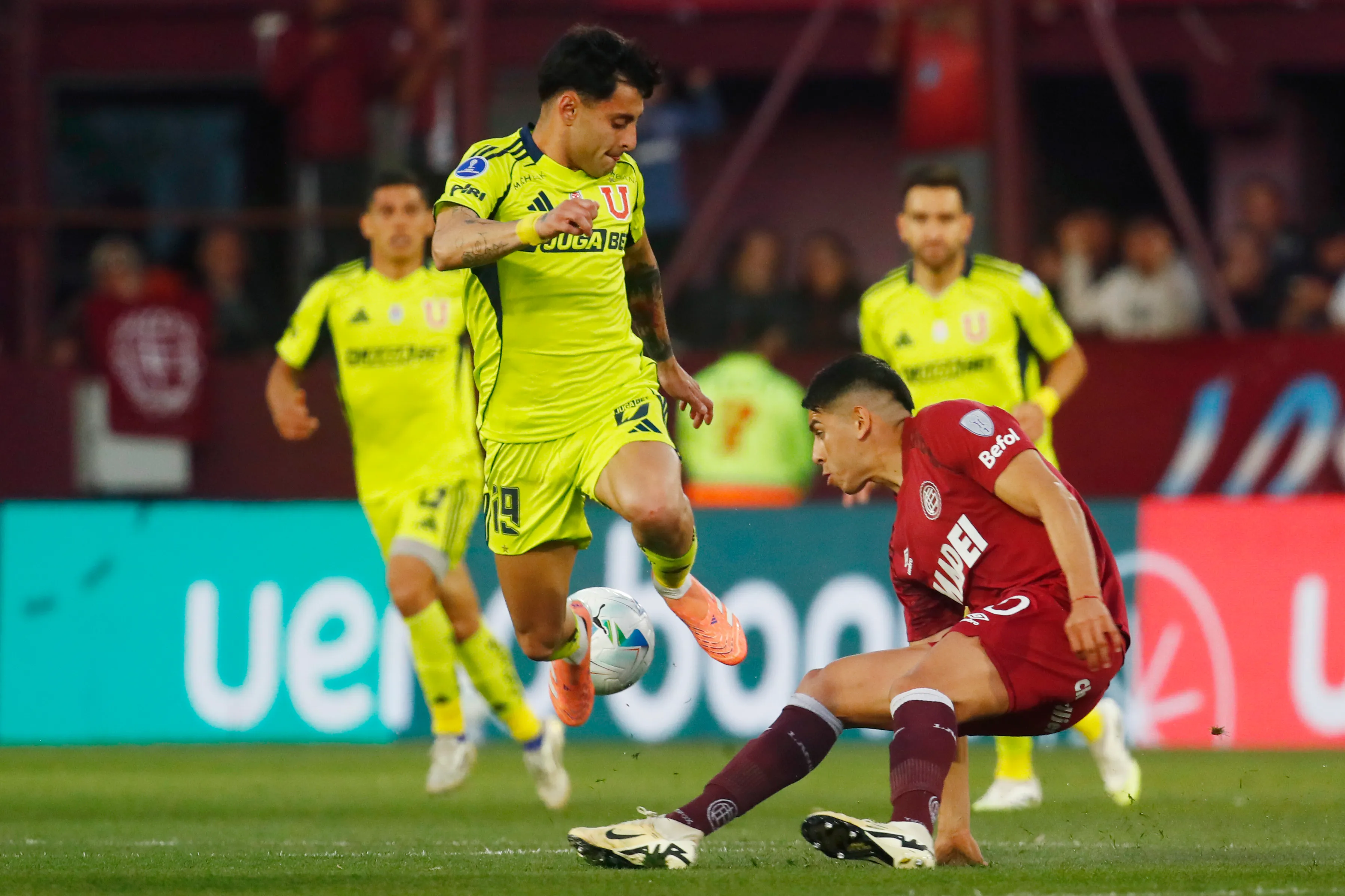 Javier Altamirano, enganche pedido por Gustavo Álvarez. Foto: Getty.