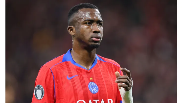 William Pacho gana todo en el PSG pero se ofrece a sorpresivo equipo