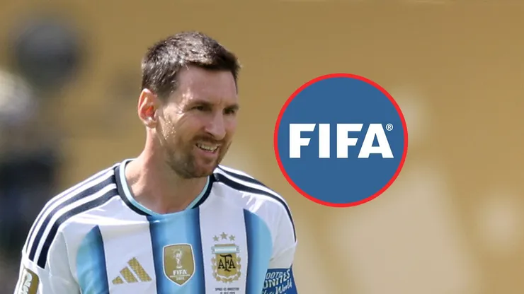 Lionel Messi y el logo de la FIFA.