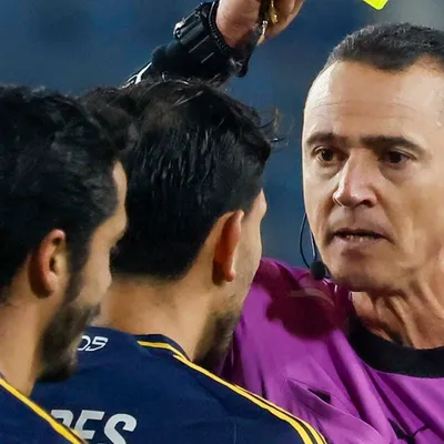 Roldán empujó a Leandro Paredes y Conmebol lo puede sancionar