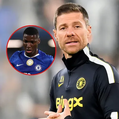 Xabi Alonso ya perdió con el Chelsea, pero no dudó y le puso un apodo a Moisés Caicedo