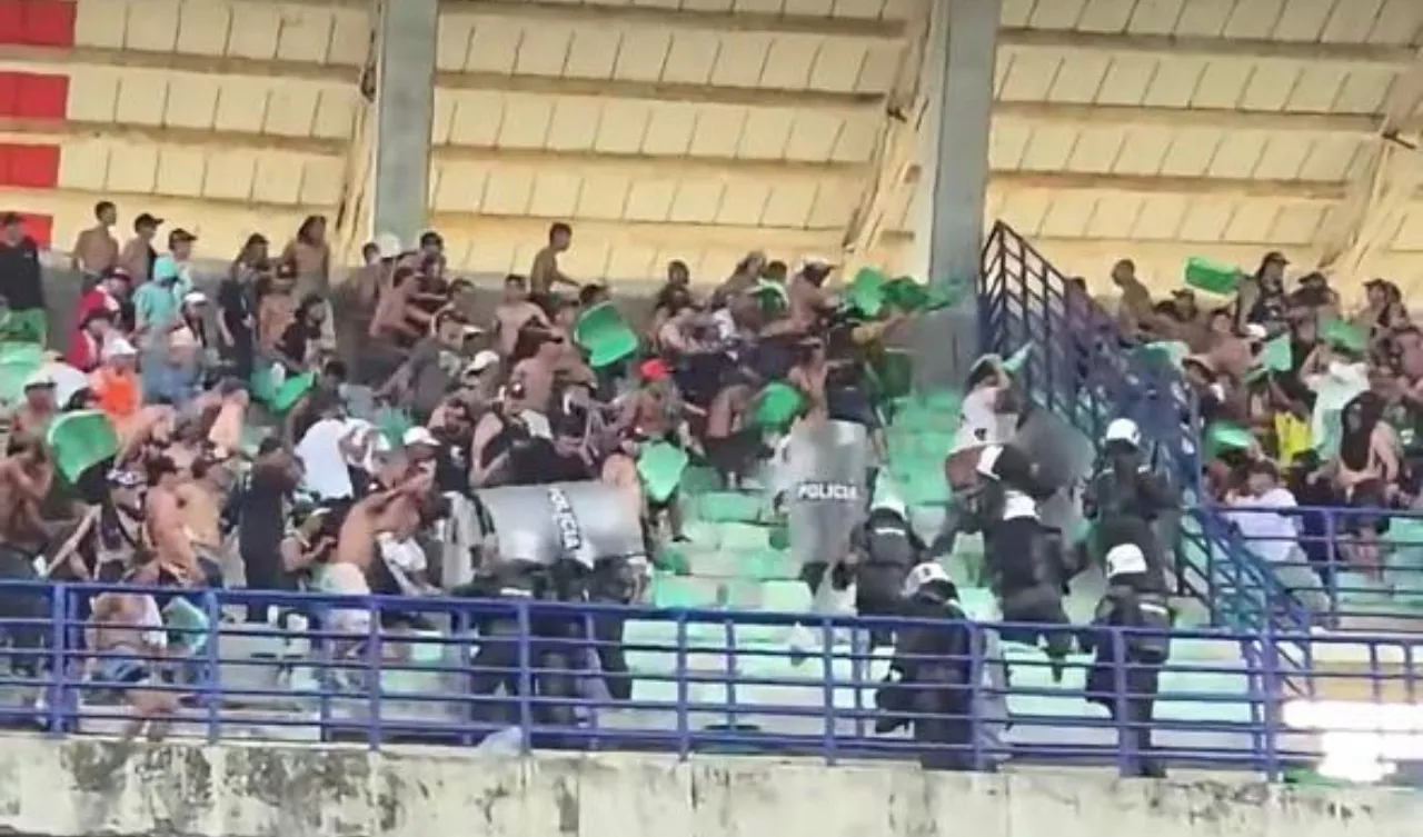 Los desmanes de los hinchas de Nacional vs. Jaguares. (Foto: Instagram / @futbolrcn)
