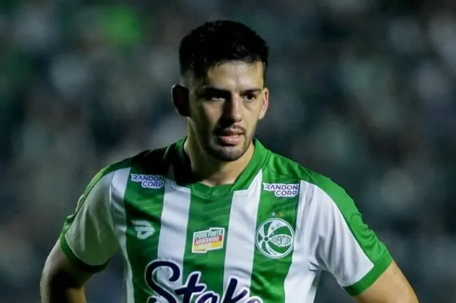Ronnie Carrillo jugó en Portugal y Brasil antes de volver a Ecuador.