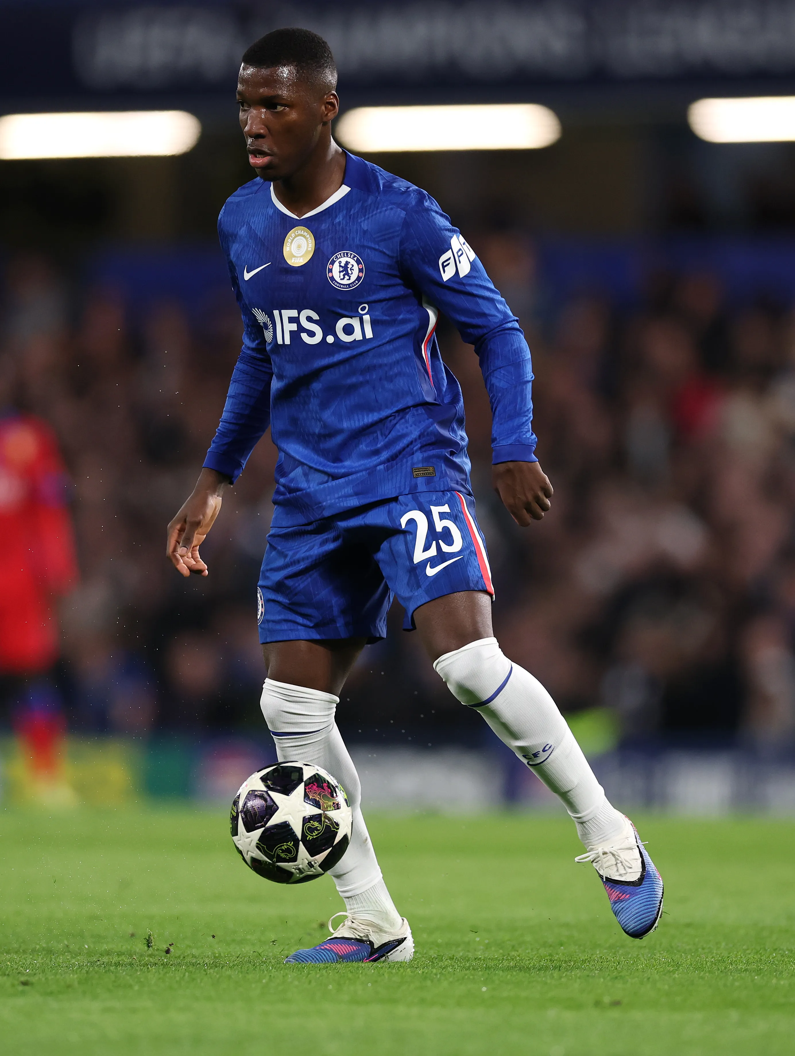 Moisés Caicedo decidió renovar su contrato con Chelsea. (Foto: GettyImages)