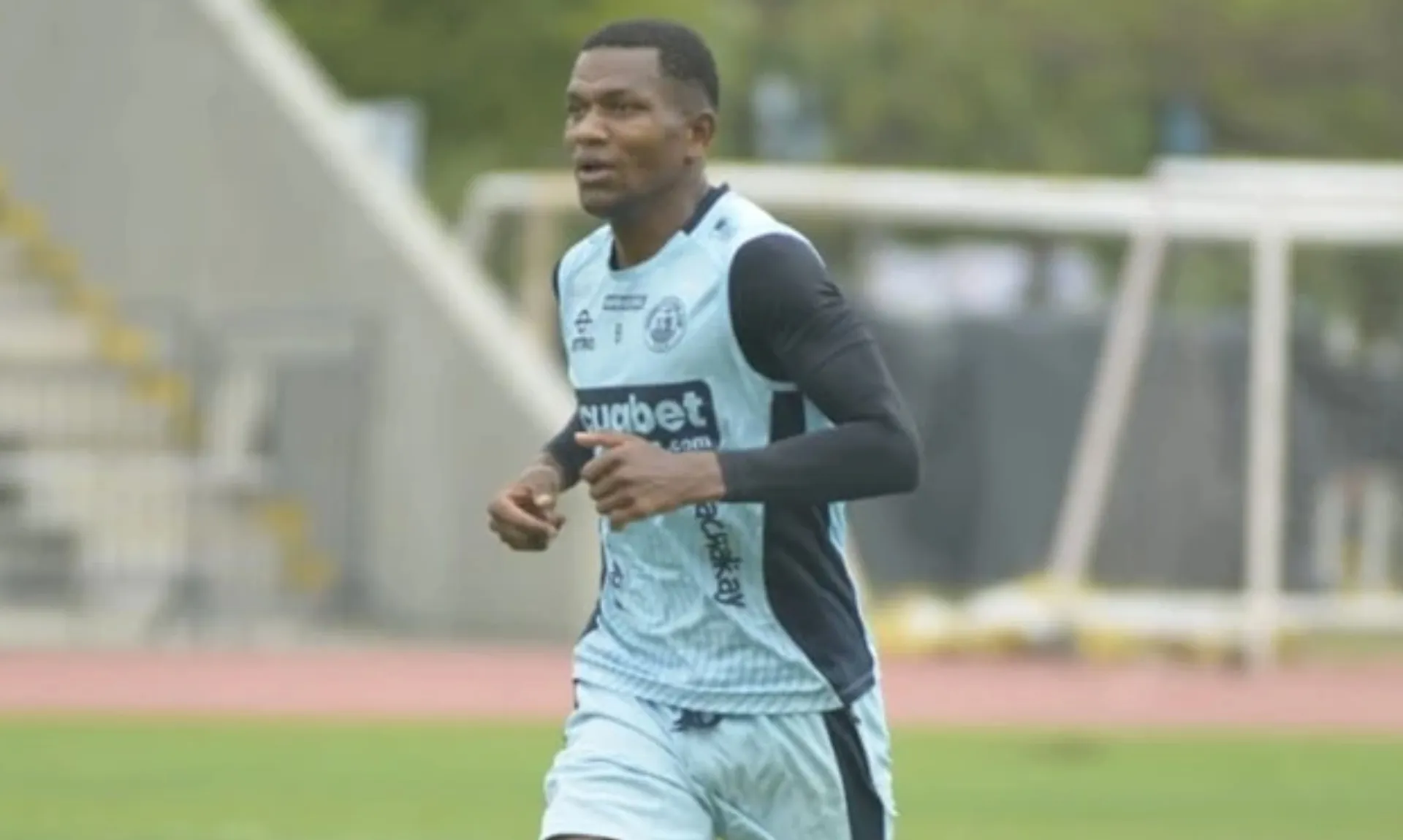 Romario Caicedo ya entrena en Guayaquil City.
