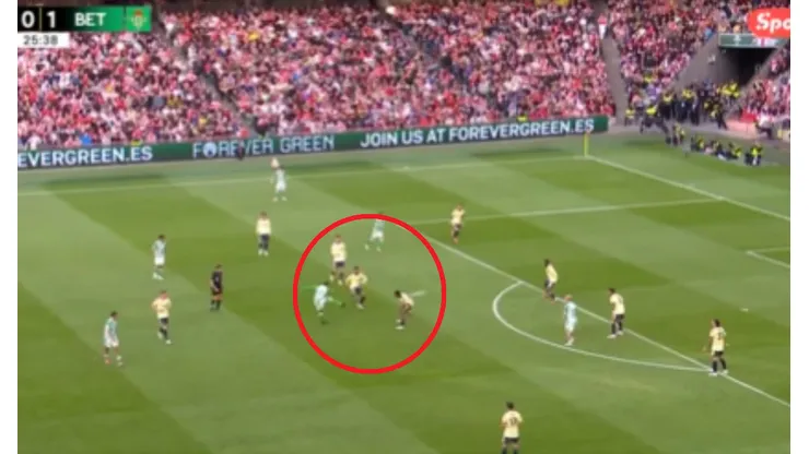 El gol de Nelson Deossa en Betis vs. Arsenal.