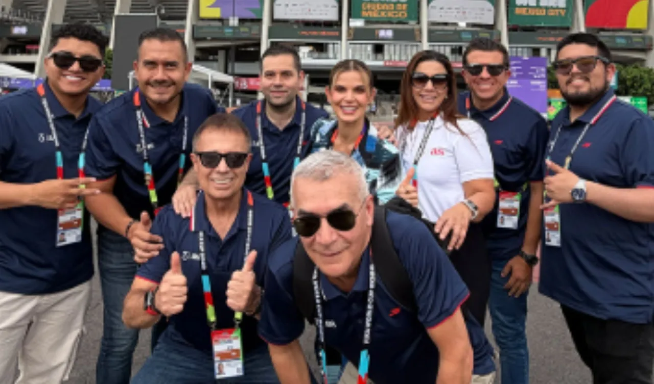 Periodistas de la emisora Caracol Radio en el Mundial 2026. (Foto: Instagram / @diegonoticia)