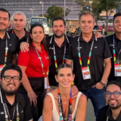 Llevaba 32 años, le notificaron su despido y ordenaron su salida inmediata