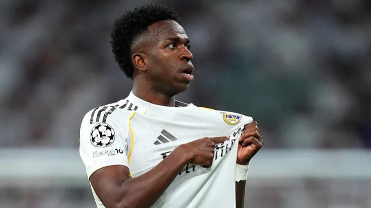 Vinicius ya firmó su nuevo contrato con Real Madrid.