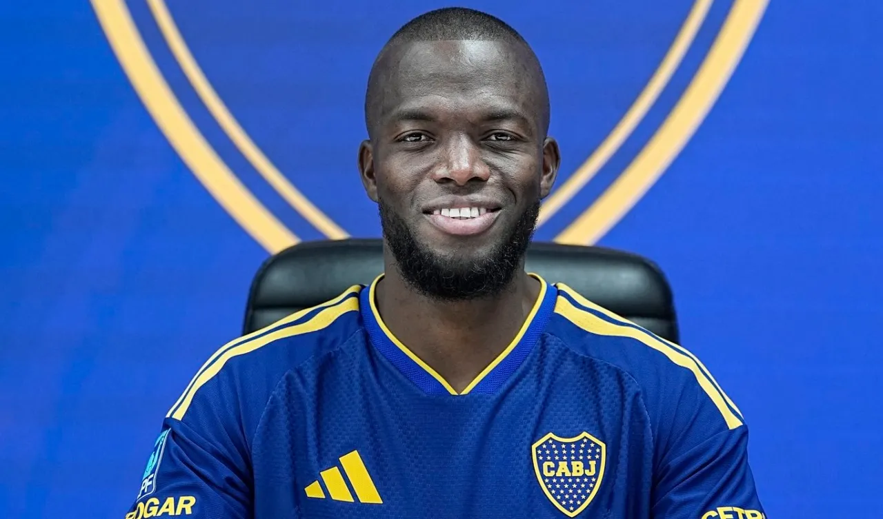Enner Valencia firmó con Boca Juniors. (Foto: X / @BocaJrsOficial)