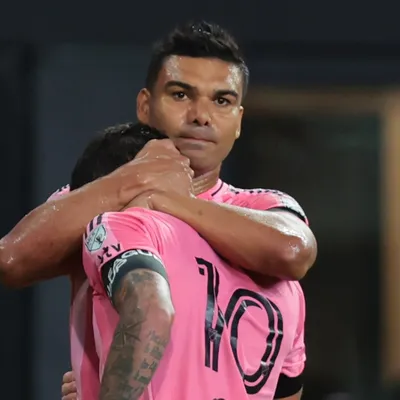 El homenaje de Casemiro para Leo y Jorge Messi con millones de vistas