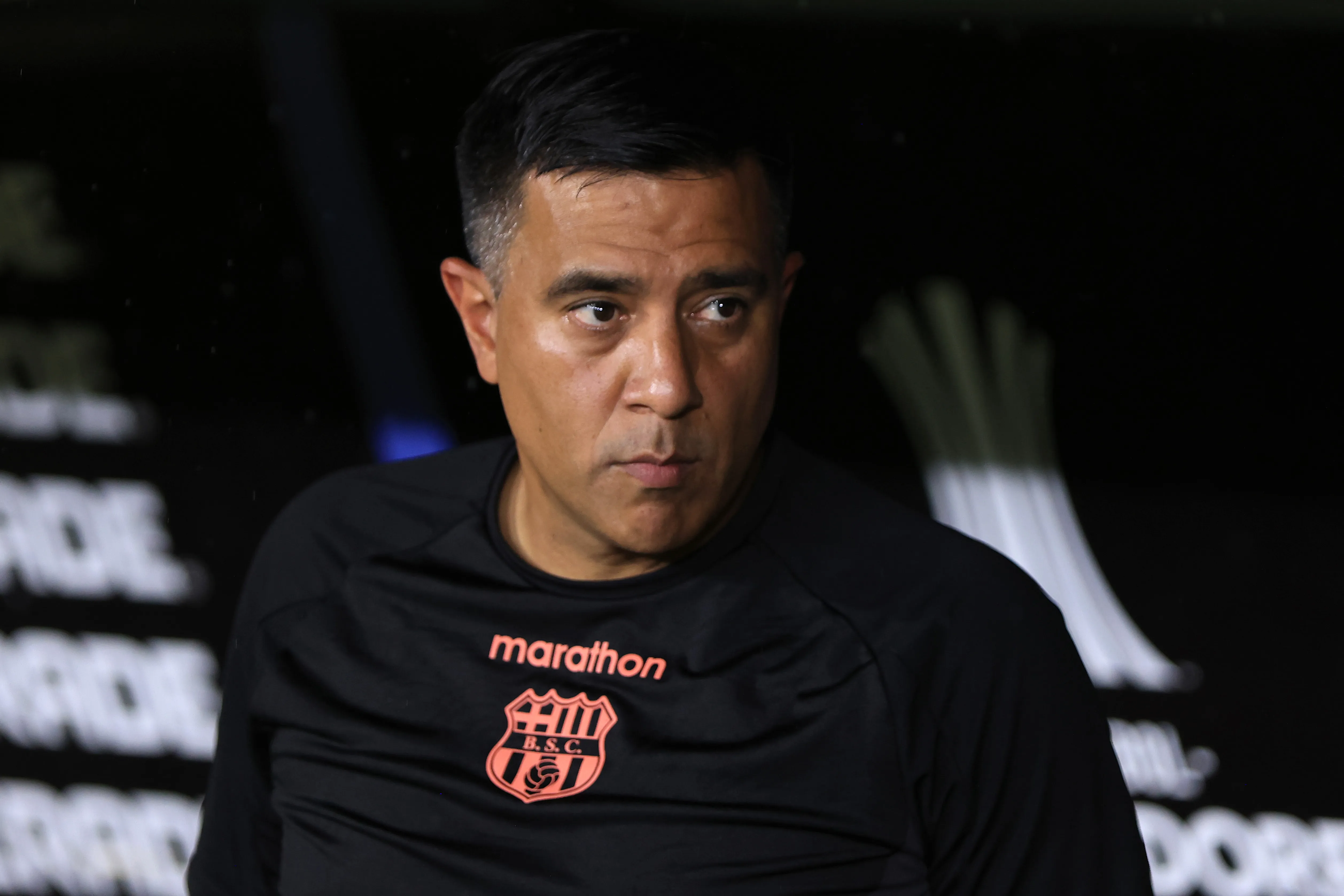 César Farías dejaría Barcelona SC. (Foto: GettyImages)