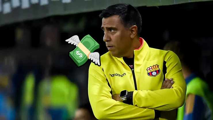 La millonaria cifra que debe pagarle Barcelona SC a César Farías