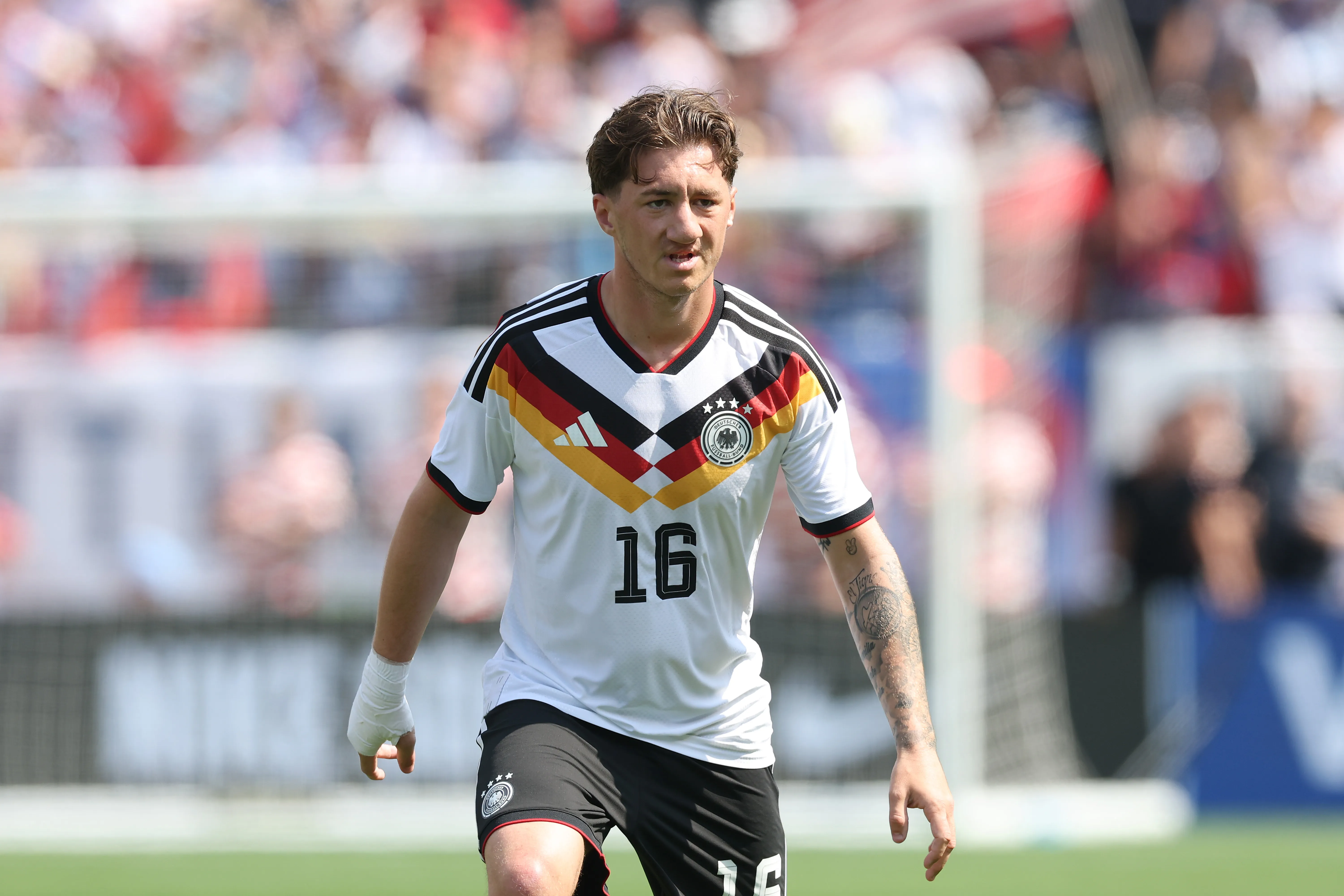 Angelo Stiller es seleccionado de Alemania.