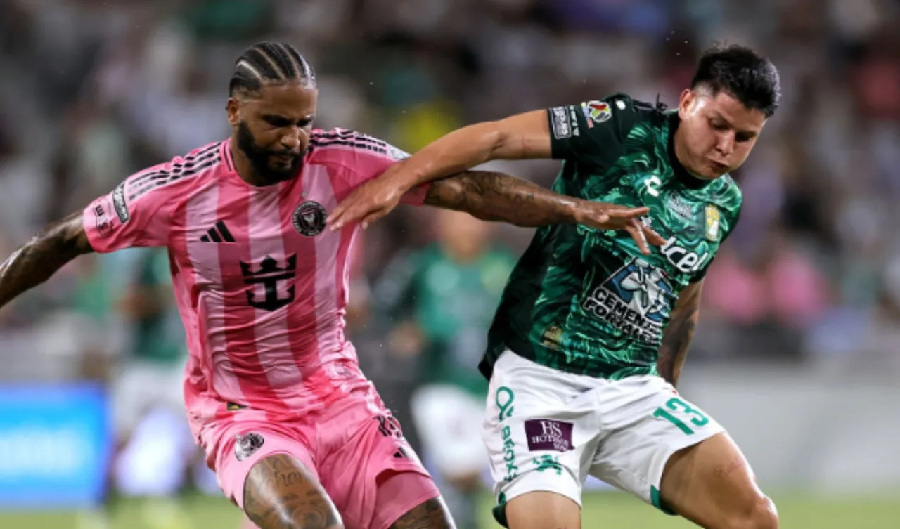 Micael dos Santos y Daniel Arcila. (Foto: Getty Images)