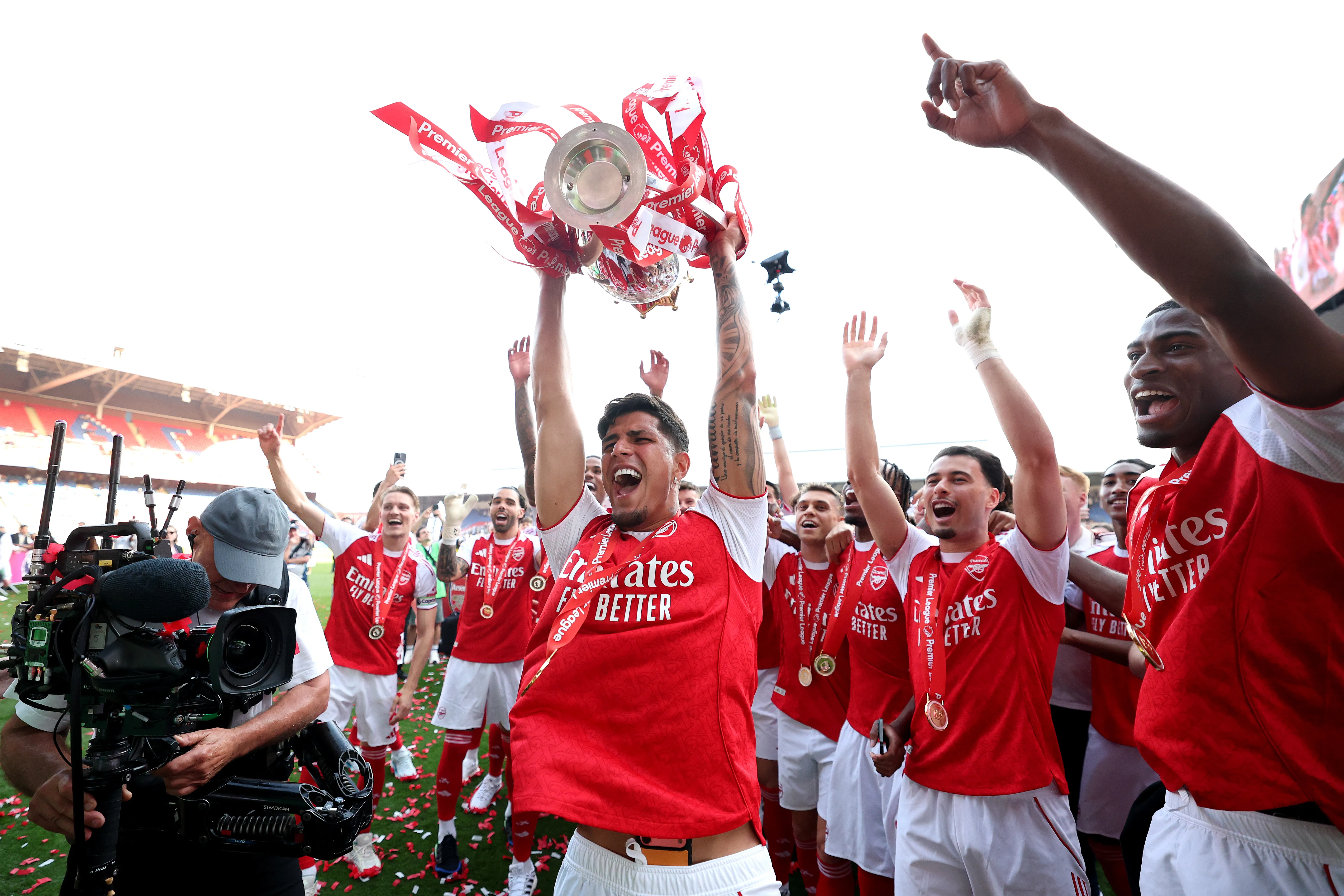 Piero Hincapié cerró el año ganando la Premier League. Foto: Getty