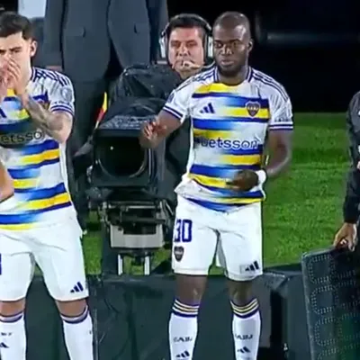 Enner Valencia debutó en Boca Juniors, pero los hinchas no aguantaron y le ponen un cruel apodo