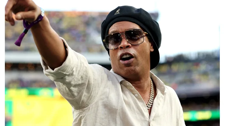 Ronaldinho saldrá del retiro a los 46 años.