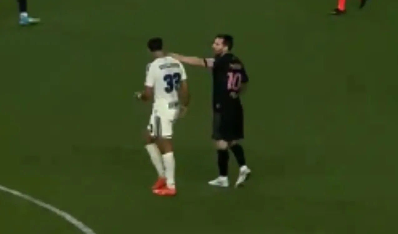 La agresión de Messi. (Foto: X / @PhilaSJ_007)