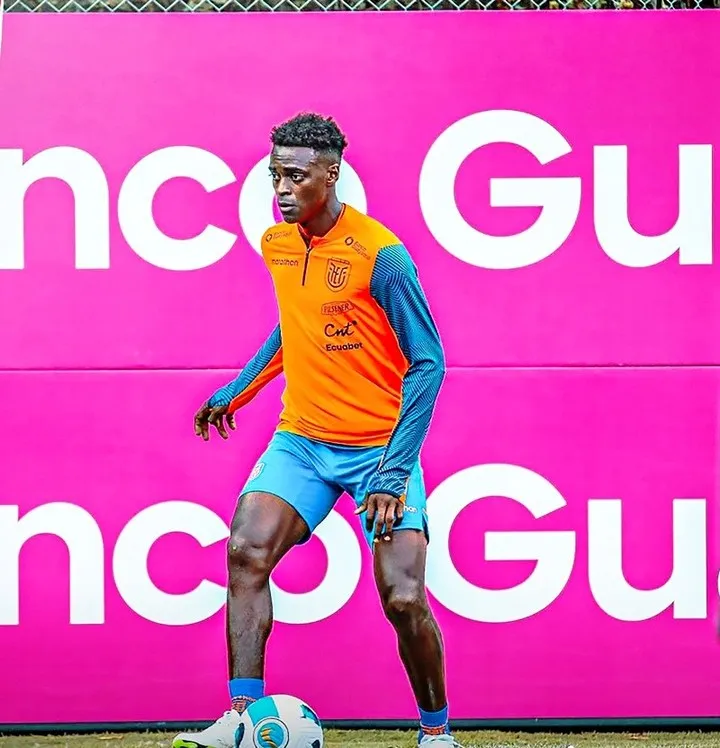 Álex Rangel – Selección de Ecuador.
