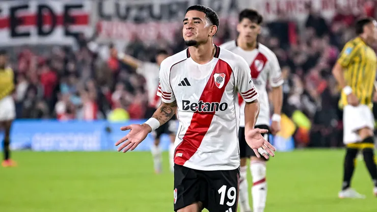 Desde River explotan contra Kendry Páez y lo llaman cobarde