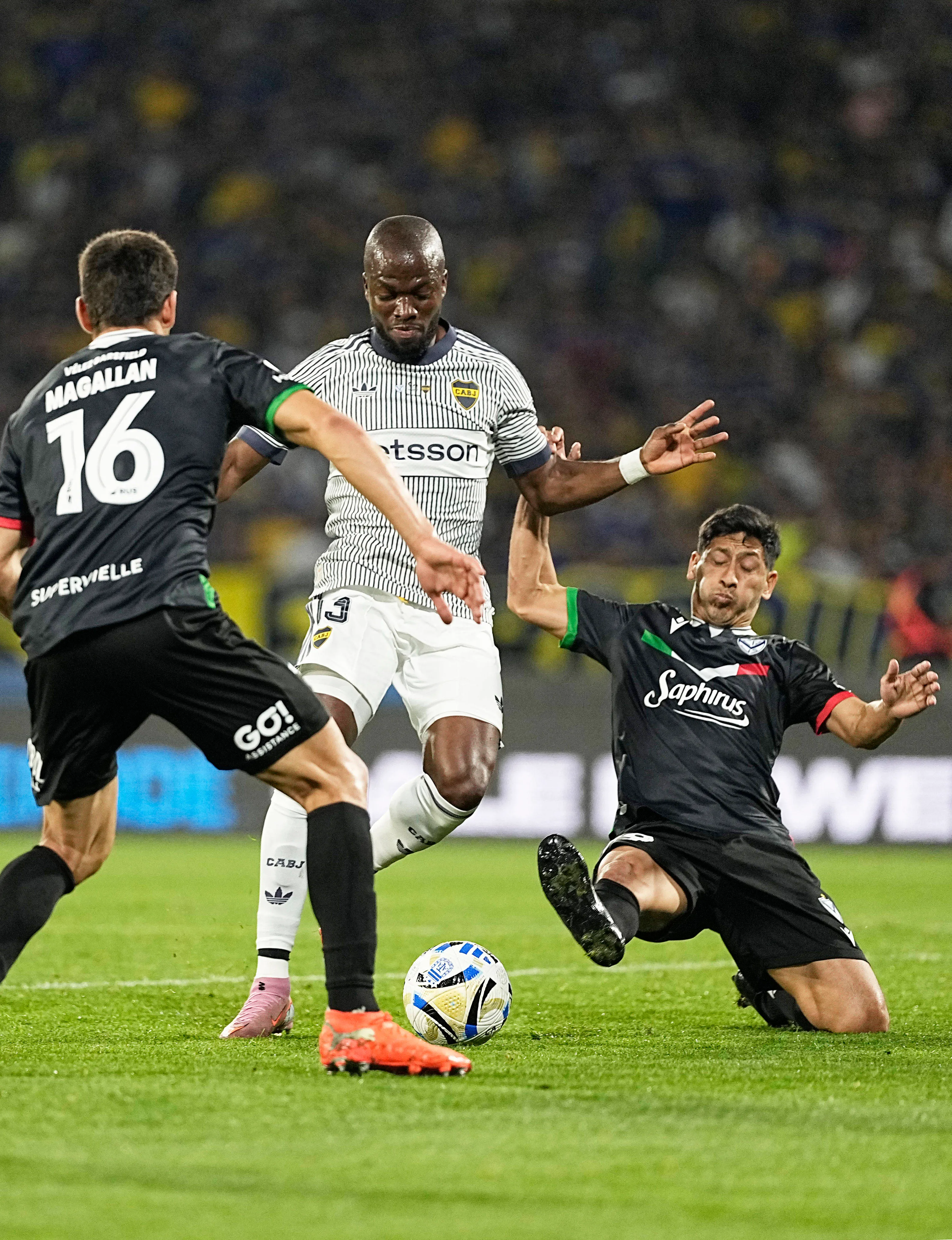 Enner Valencia jugando en la Copa Argentina. (Foto: Imago)