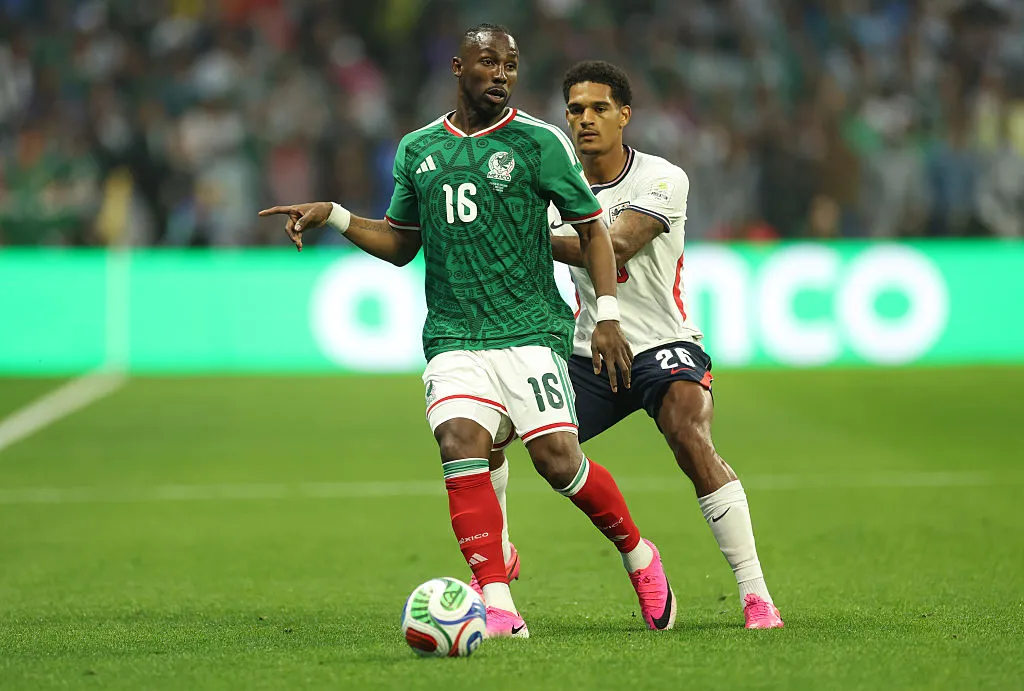 Julian Quiñónes – Selección de México.