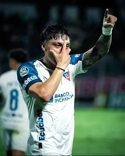 Alejandro Tobar – Liga de Quito.