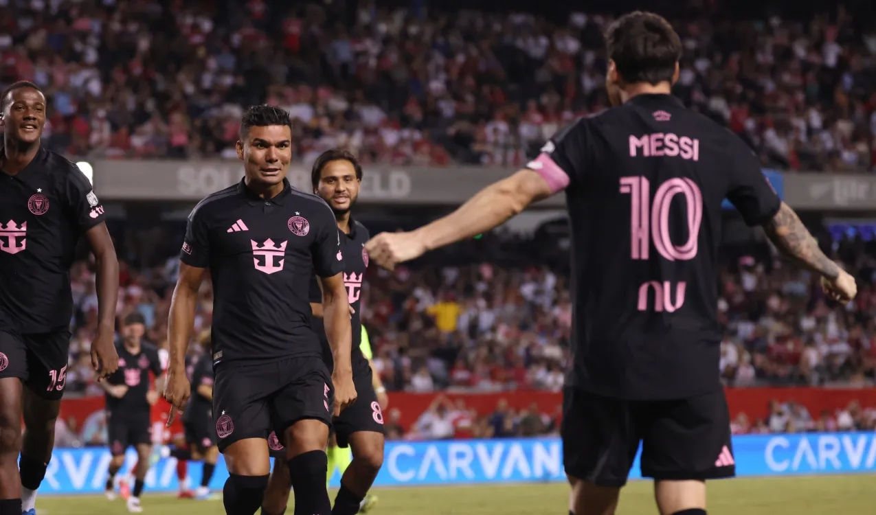 Casemiro y Leo Messi. (Foto: Getty Images)