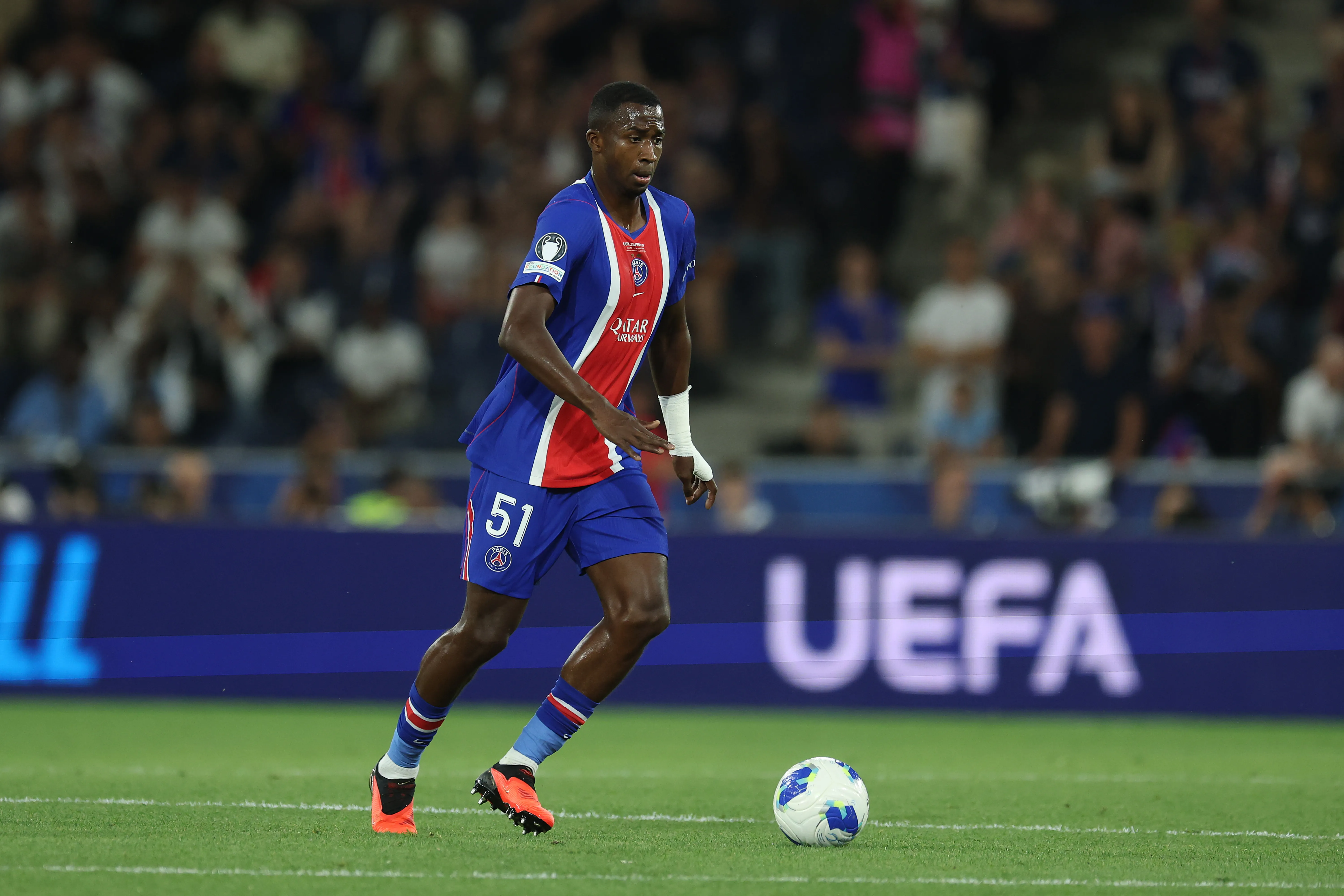 William Pacho renovó con el PSG. (Foto: GettyImages)