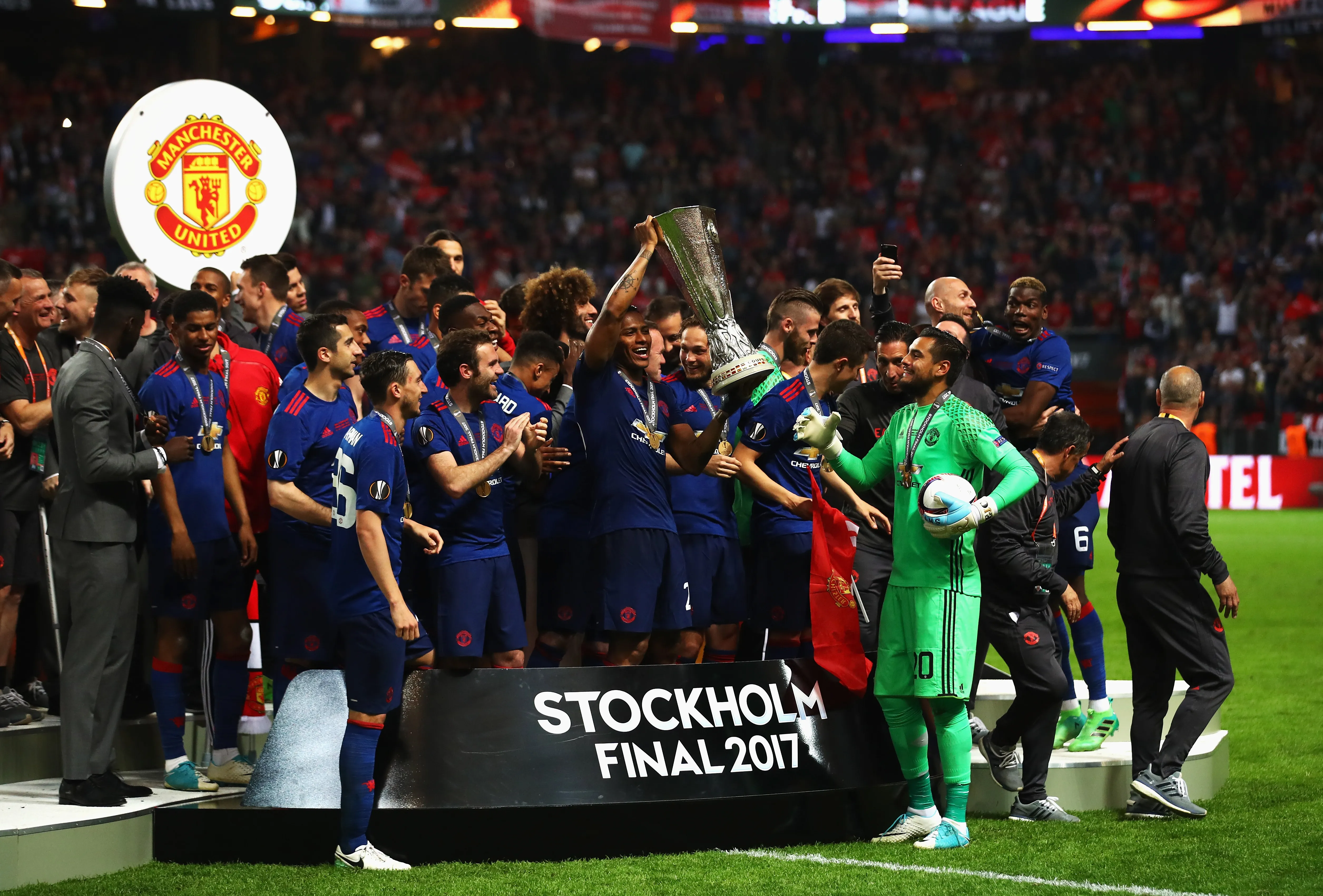 Antonio Valencia sumó su último título con el Manchester United en el 2017. Foto: Getty.