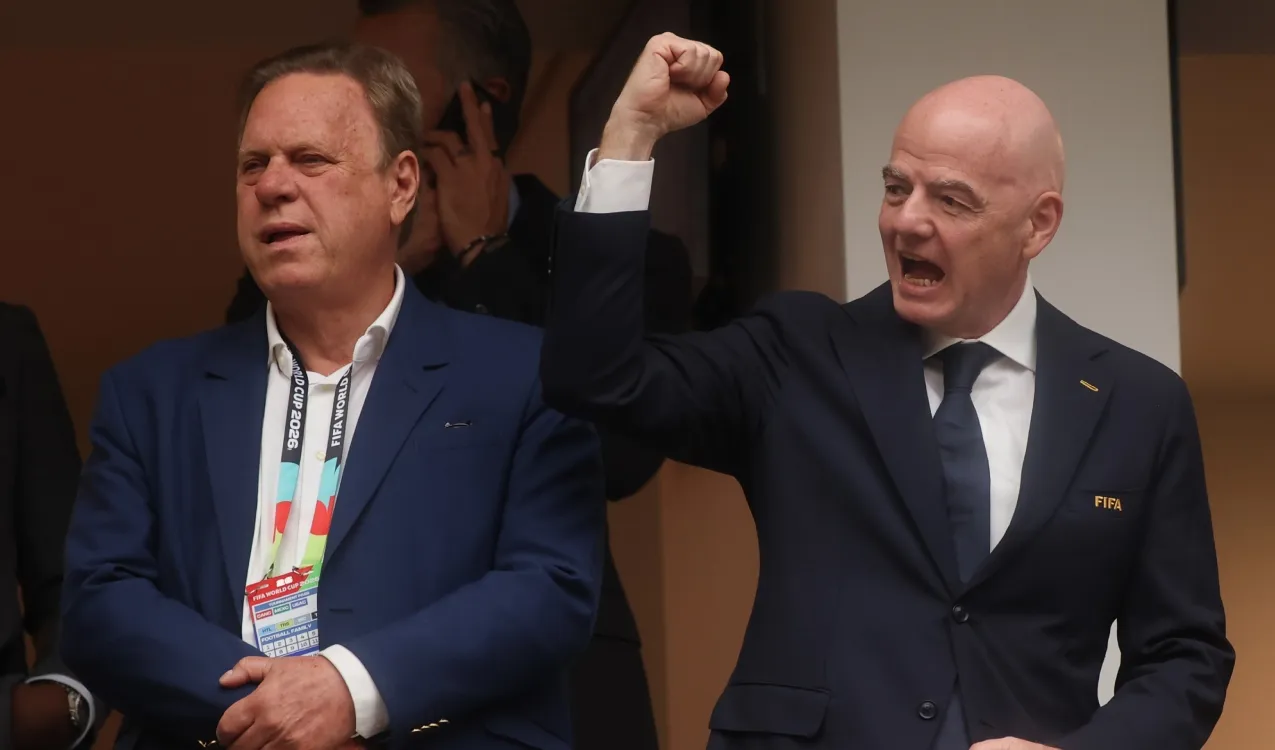 Ramón Jesurún y Gianni Infantino. (Foto: Getty)