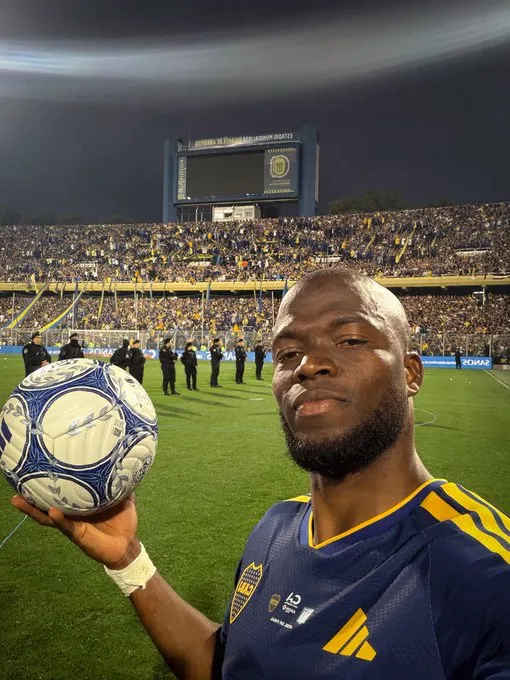 Enner Valencia, Boca tras su triplete. Foto: CABJ.