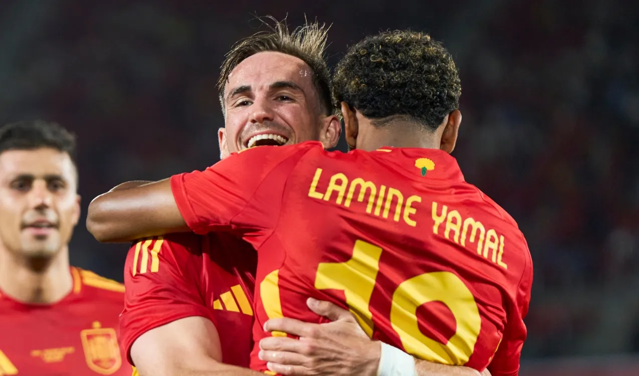 Fabián Ruiz y Lamine Yamal. (Foto: Getty)
