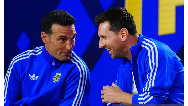 Lionel Scaloni y Leo Messi con Argentina.