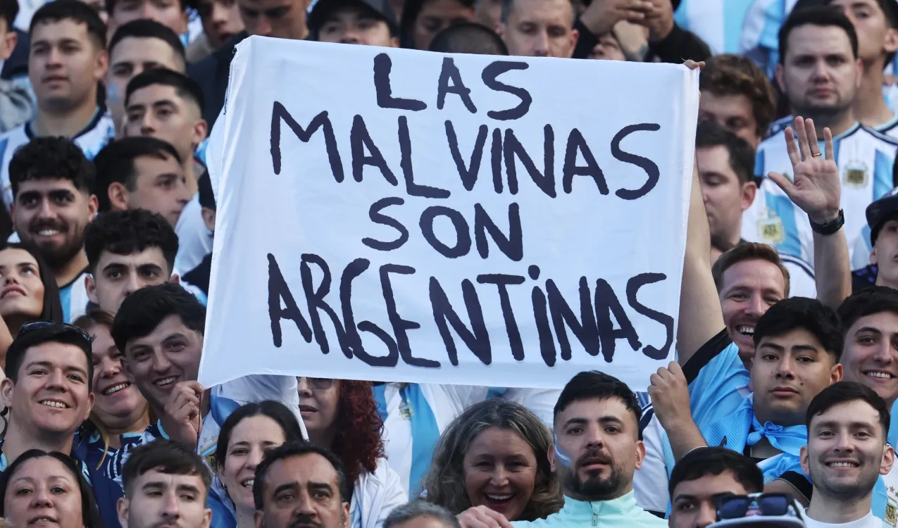 Bandera en la despedida de Messi. (Foto: Getty)