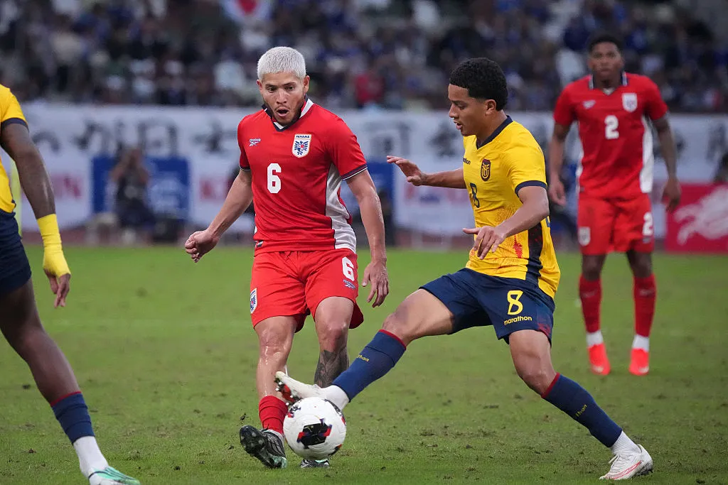 Anthony Valencia pasó de ser titular en Bélgica a no jugar en Brasil. Foto: Getty.