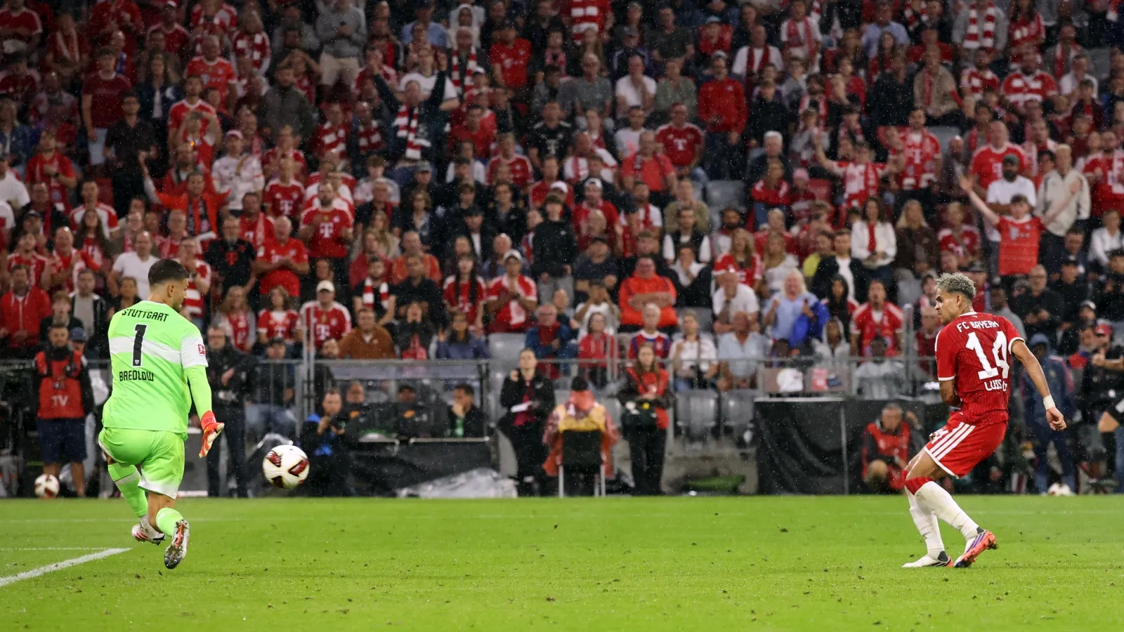 Stuttgart, única v´ctima de Luis Díaz en esta campaña: GETTY