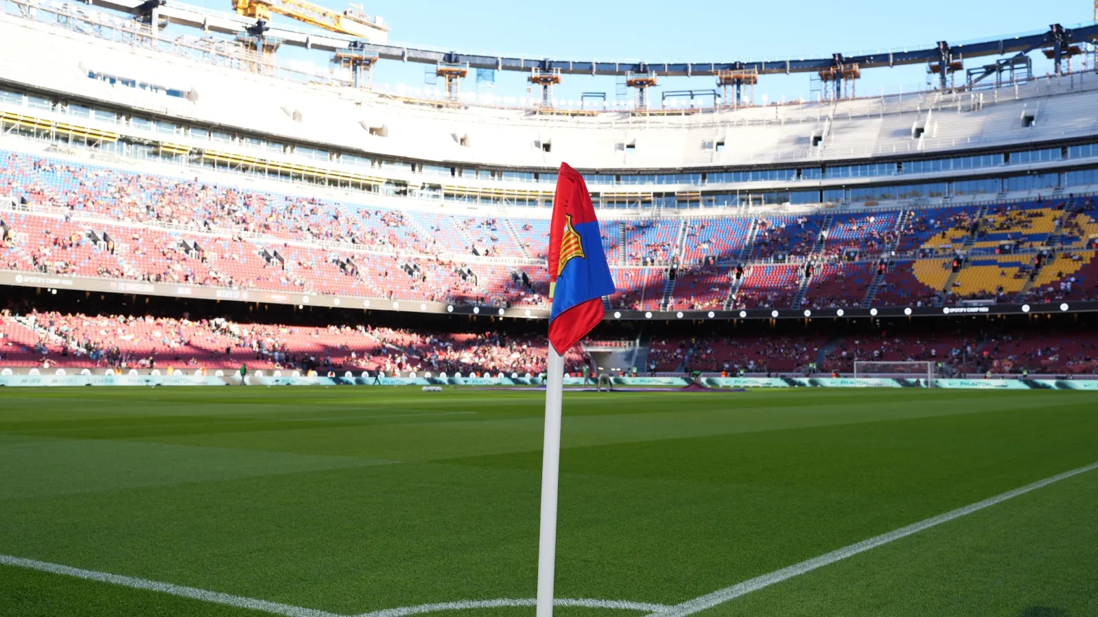 El Camp Nou será el escenario del primer Clásico de la temporada: GETTY