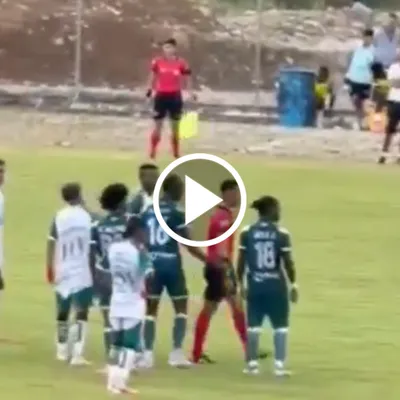 Despiden al jugador que agredió con una piedra al árbitro en el Ascenso Nacional