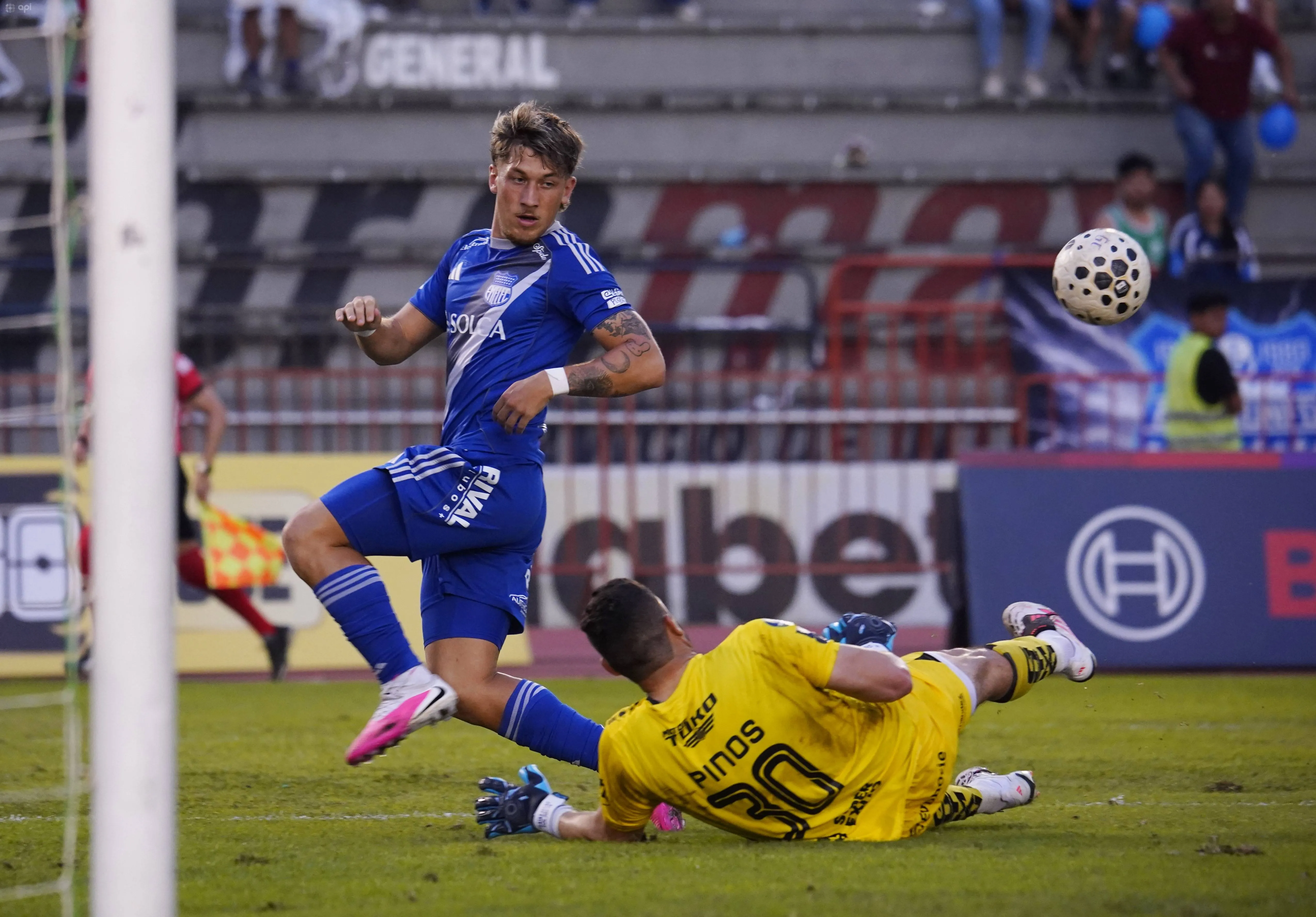 Luca Klimowicz perdió su puesto de titular en Emelec. (Foto: Imago)