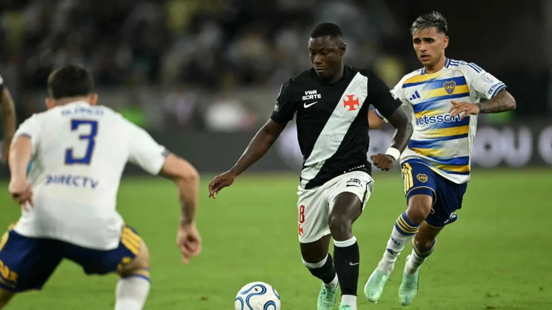 Marino Hinestroza enfrentó a Boca, club que casi lo ficha. Foto: Getty.