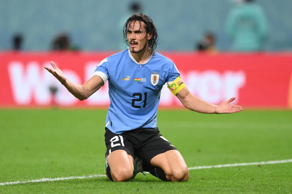 Edinson Cavani – convocado a la Selección de Uruguay hasta el 2022.