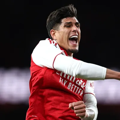 Sorpresa en Inglaterra: Piero Hincapié pidió irse del Arsenal y eligió nuevo club