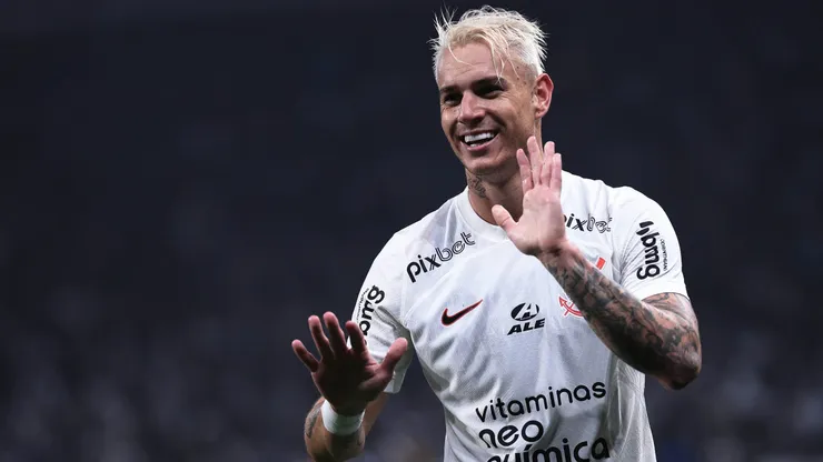 SP - SAO PAULO - 31/05/2023 - COPA DO BRASIL 2023, CORINTHIANS X ATLETICO-MG - Roger Guedes jogador do Corinthians comemora seu gol durante partida contra o Atletico-MG no estadio Arena Corinthians pelo campeonato Copa do Brasil 2023. Foto: Ettore Chiereguini/AGIF