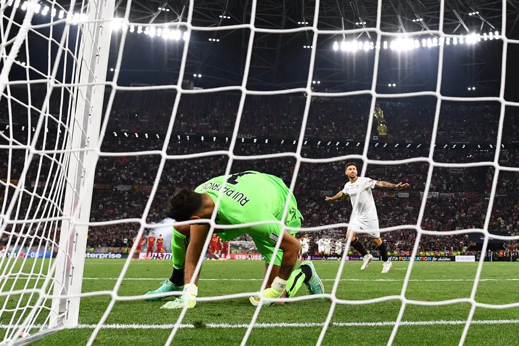 (Photo by Justin Setterfield/Getty Images) – Montiel marca gol do título na Europa League