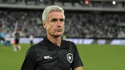 Foto: Thiago Ribeiro/AGIF - Luís Castro: técnico vive grande fase no Botafogo